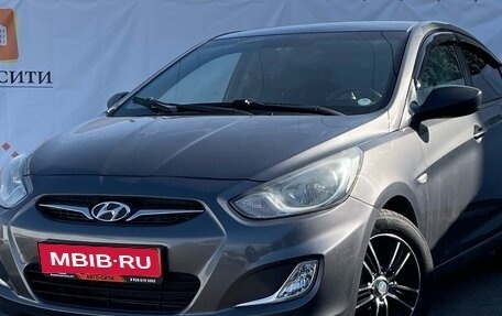 Hyundai Solaris II рестайлинг, 2012 год, 900 000 рублей, 1 фотография