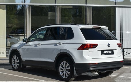 Volkswagen Tiguan II, 2020 год, 2 499 000 рублей, 2 фотография