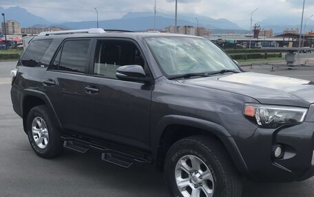 Toyota 4Runner V, 2017 год, 2 400 000 рублей, 2 фотография