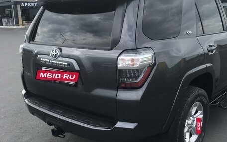 Toyota 4Runner V, 2017 год, 2 400 000 рублей, 3 фотография