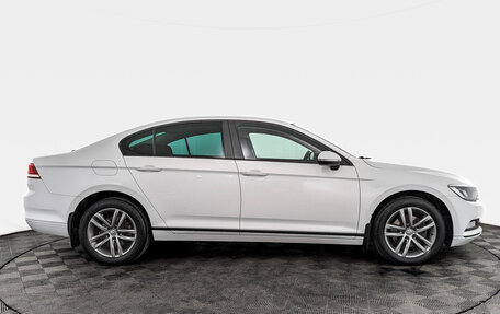 Volkswagen Passat B8 рестайлинг, 2016 год, 1 595 000 рублей, 4 фотография