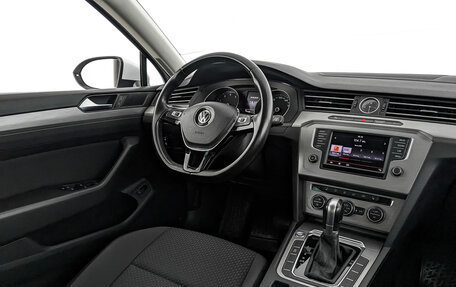 Volkswagen Passat B8 рестайлинг, 2016 год, 1 595 000 рублей, 26 фотография