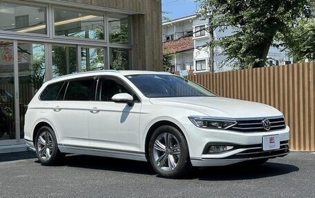 Volkswagen Passat B8 рестайлинг, 2021 год, 1 899 999 рублей, 2 фотография