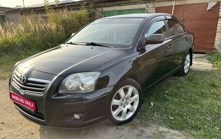 Toyota Avensis III рестайлинг, 2008 год, 940 000 рублей, 1 фотография