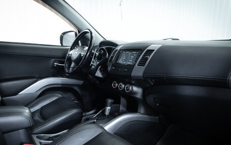 Mitsubishi Outlander III рестайлинг 3, 2010 год, 1 500 000 рублей, 11 фотография