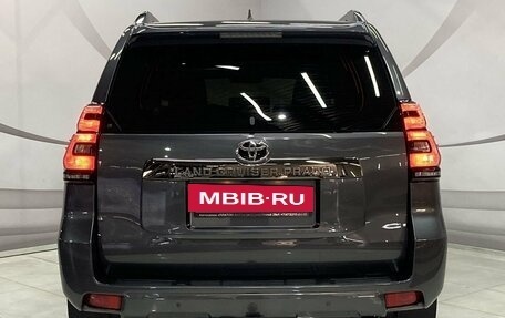 Toyota Land Cruiser Prado 150 рестайлинг 2, 2022 год, 5 798 000 рублей, 6 фотография