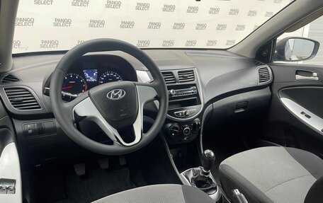 Hyundai Solaris II рестайлинг, 2012 год, 730 000 рублей, 10 фотография