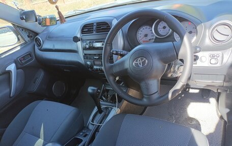 Toyota RAV4, 2004 год, 1 100 000 рублей, 8 фотография