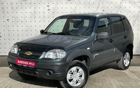 Chevrolet Niva I рестайлинг, 2018 год, 990 000 рублей, 1 фотография