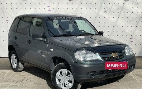 Chevrolet Niva I рестайлинг, 2018 год, 990 000 рублей, 2 фотография