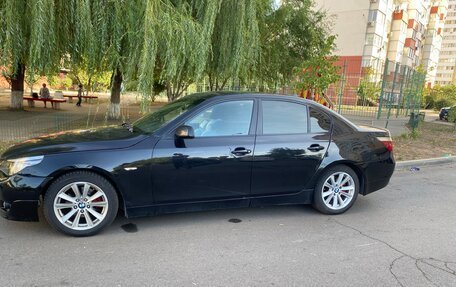 BMW 5 серия, 2004 год, 900 000 рублей, 2 фотография