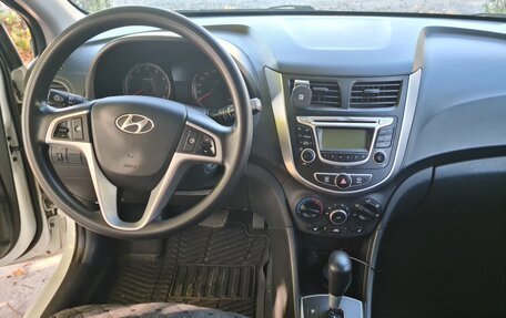 Hyundai Solaris II рестайлинг, 2014 год, 1 050 000 рублей, 10 фотография