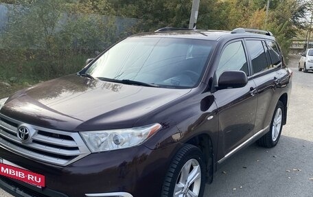 Toyota Highlander III, 2012 год, 2 150 000 рублей, 7 фотография