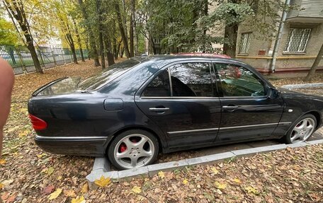 Mercedes-Benz E-Класс, 1999 год, 500 000 рублей, 4 фотография