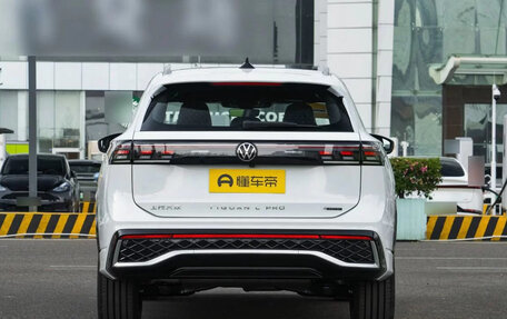 Volkswagen Tiguan, 2024 год, 5 555 000 рублей, 6 фотография