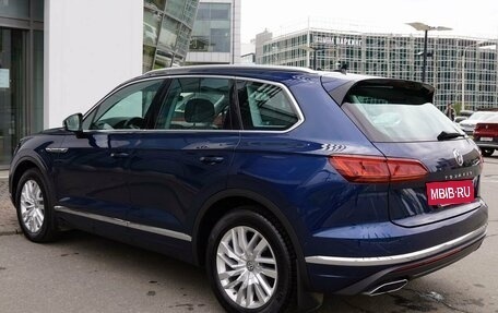 Volkswagen Touareg III, 2018 год, 5 750 000 рублей, 6 фотография