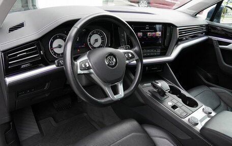 Volkswagen Touareg III, 2018 год, 5 750 000 рублей, 12 фотография