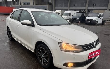 Volkswagen Jetta VI, 2013 год, 700 000 рублей, 2 фотография