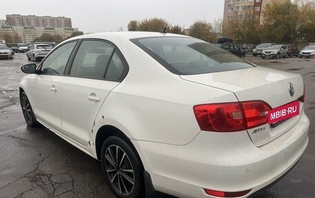 Volkswagen Jetta VI, 2013 год, 700 000 рублей, 6 фотография