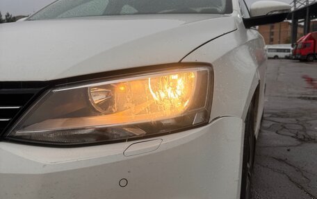 Volkswagen Jetta VI, 2013 год, 700 000 рублей, 16 фотография