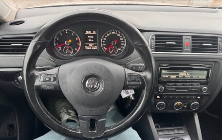 Volkswagen Jetta VI, 2013 год, 700 000 рублей, 18 фотография