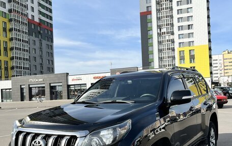 Toyota Land Cruiser Prado 150 рестайлинг 2, 2017 год, 4 700 000 рублей, 3 фотография