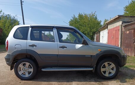 Chevrolet Niva I рестайлинг, 2010 год, 600 000 рублей, 1 фотография