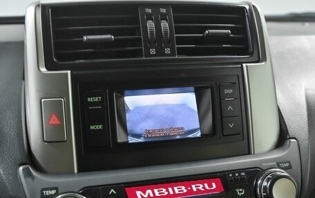 Toyota Land Cruiser Prado 150 рестайлинг 2, 2013 год, 3 172 400 рублей, 12 фотография