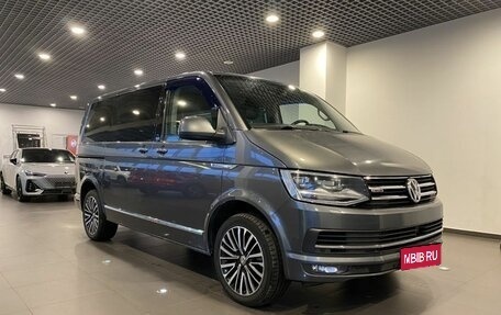 Volkswagen Multivan T6 рестайлинг, 2018 год, 5 180 000 рублей, 1 фотография