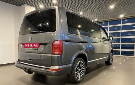 Volkswagen Multivan T6 рестайлинг, 2018 год, 5 180 000 рублей, 3 фотография