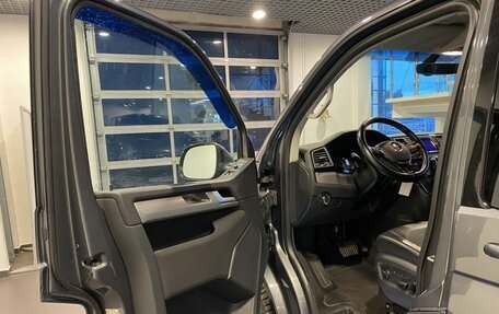 Volkswagen Multivan T6 рестайлинг, 2018 год, 5 180 000 рублей, 17 фотография