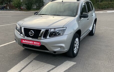 Nissan Terrano III, 2014 год, 1 050 000 рублей, 2 фотография