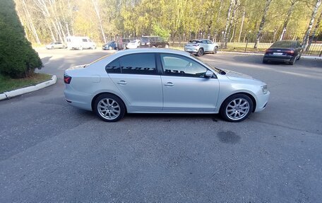 Volkswagen Jetta VI, 2011 год, 950 000 рублей, 6 фотография