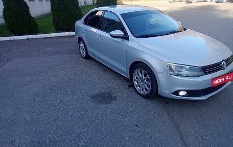 Volkswagen Jetta VI, 2011 год, 950 000 рублей, 7 фотография