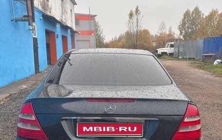 Mercedes-Benz E-Класс, 2004 год, 750 000 рублей, 3 фотография