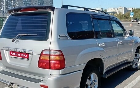 Toyota Land Cruiser 100 рестайлинг 2, 1999 год, 1 800 000 рублей, 3 фотография