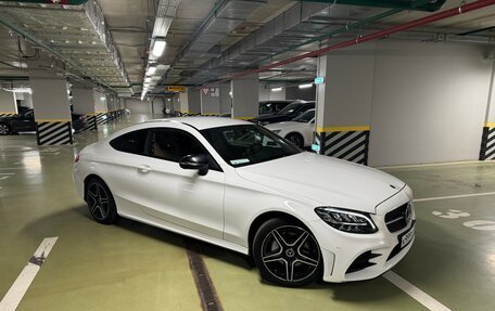 Mercedes-Benz C-Класс, 2019 год, 3 650 000 рублей, 4 фотография