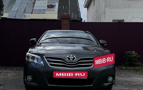 Toyota Camry, 2010 год, 1 605 000 рублей, 2 фотография