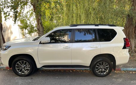 Toyota Land Cruiser Prado 150 рестайлинг 2, 2018 год, 5 950 000 рублей, 2 фотография