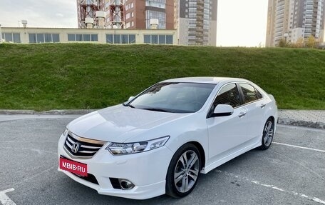 Honda Accord VIII рестайлинг, 2012 год, 2 400 000 рублей, 1 фотография