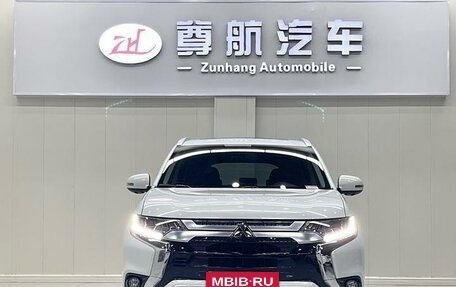 Mitsubishi Outlander III рестайлинг 3, 2021 год, 2 873 402 рублей, 2 фотография