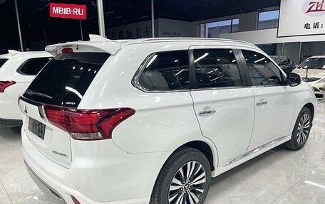 Mitsubishi Outlander III рестайлинг 3, 2021 год, 2 873 402 рублей, 8 фотография