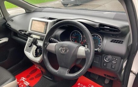 Toyota Wish II, 2017 год, 1 600 000 рублей, 10 фотография