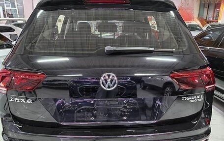 Volkswagen Tiguan II, 2021 год, 2 850 000 рублей, 4 фотография