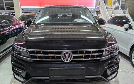 Volkswagen Tiguan II, 2021 год, 2 850 000 рублей, 3 фотография