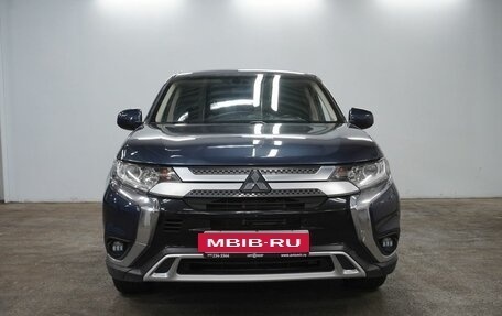 Mitsubishi Outlander III рестайлинг 3, 2020 год, 2 205 000 рублей, 2 фотография