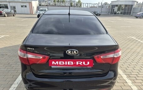 KIA Rio III рестайлинг, 2013 год, 885 000 рублей, 18 фотография