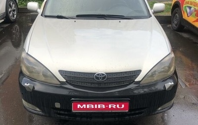 Toyota Camry V40, 2004 год, 700 000 рублей, 1 фотография