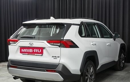 Toyota RAV4, 2024 год, 4 450 000 рублей, 4 фотография