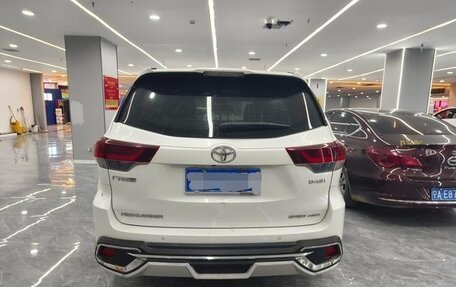 Toyota Highlander III, 2020 год, 3 470 000 рублей, 11 фотография